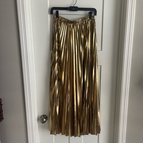 Dressed in LALA Shimmering Gold Pleated Maxi Skirt - Picture 8 of 11
